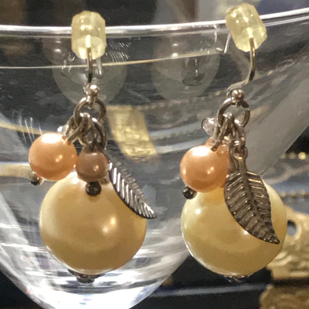 Dainty Pearl Drop Earrings